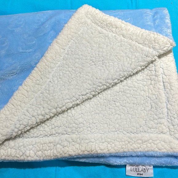 Fuzzy Baby Blanket - Picture 1 of 1